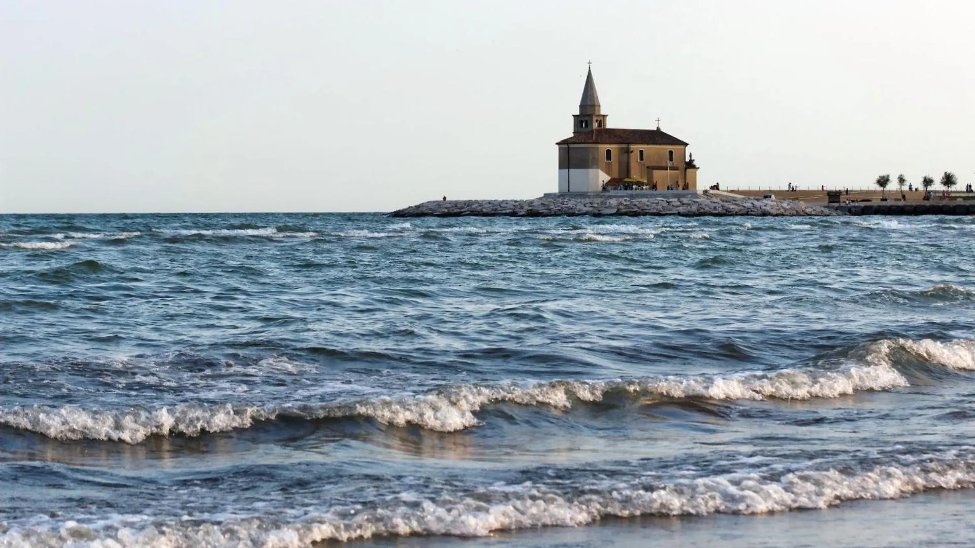 Stunning Sea View Flat Just 250M From The Beach Порто-Санта-Маргерита-ди-Каорле Апартаменты