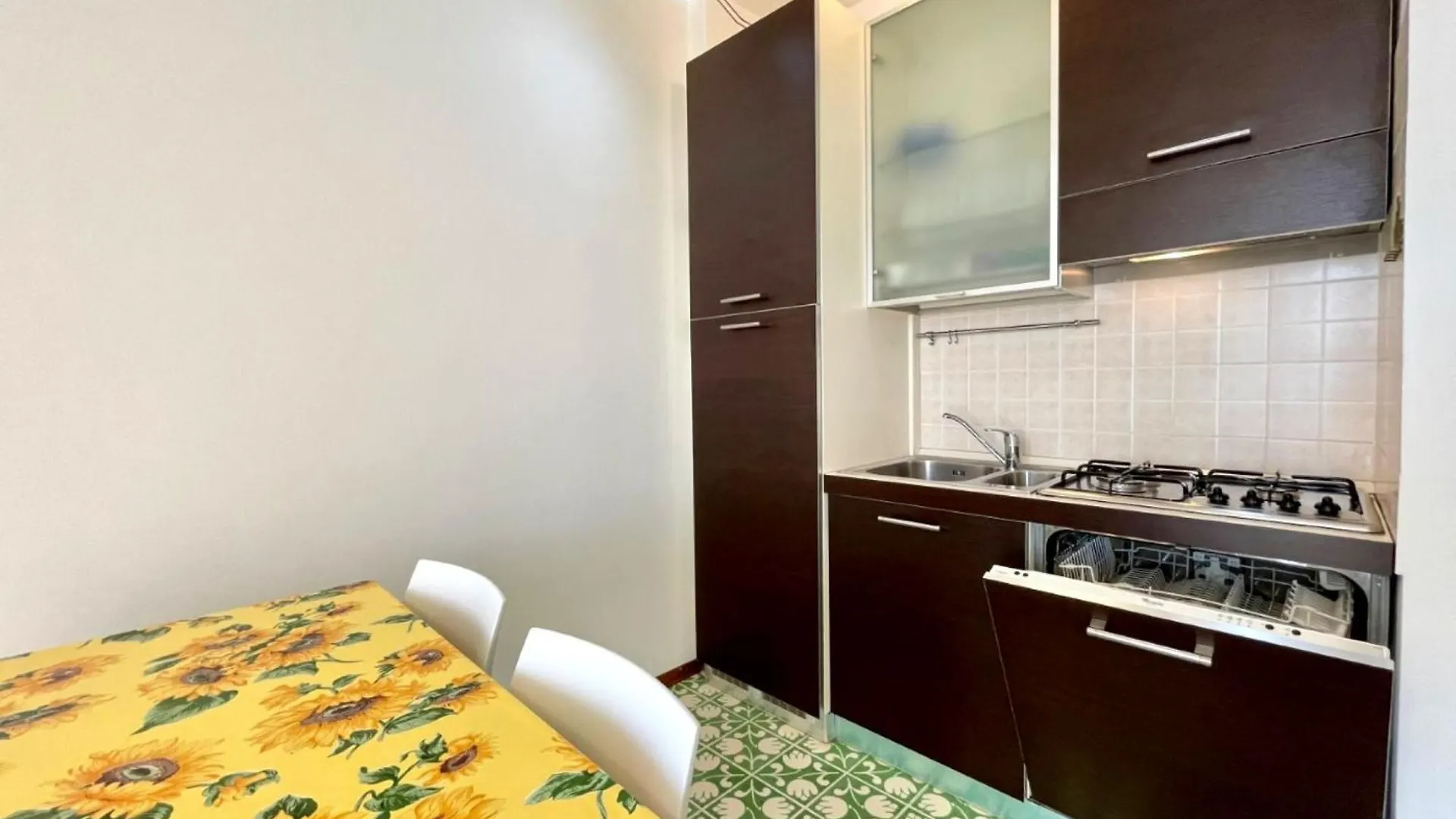 Stunning Sea View Flat Just 250M From The Beach Порто-Санта-Маргерита-ди-Каорле Италия
